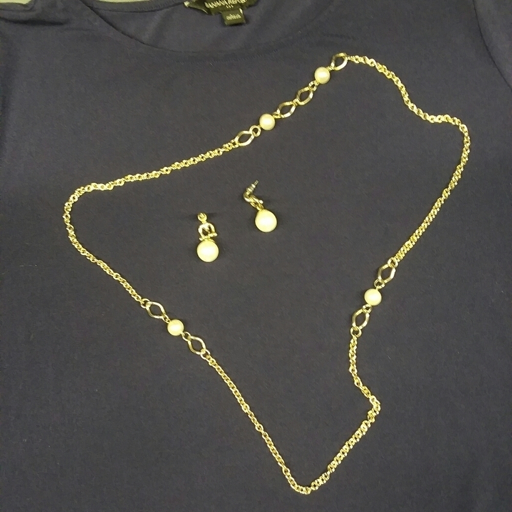 Vintage Necklace & Earrings Set - Picture 9 of 16